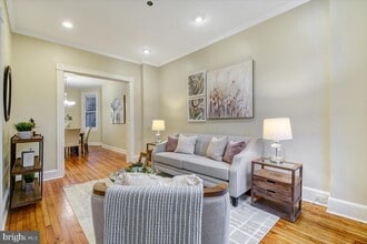 6 S Highland Ave in Baltimore, MD - Foto de edificio - Building Photo