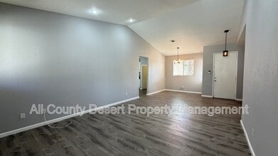 9591 Capiland Rd in Desert Hot Springs, CA - Foto de edificio - Building Photo