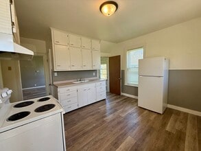 801 Henrietta St-Unit -Lower in Wausau, WI - Building Photo - Building Photo