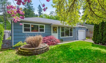 116 S Marion Ave in Bremerton, WA - Building Photo - Building Photo