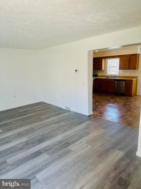 353 Braeside Ave in East Stroudsburg, PA - Building Photo - Building Photo