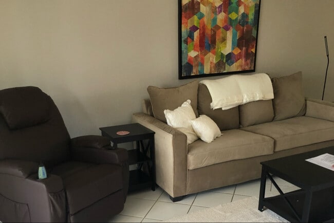 28080 Cavendish Ct, Unit 2003 in Bonita Springs, FL - Foto de edificio - Building Photo