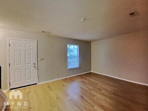 1497 Ringfield Dr in Galloway, OH - Building Photo - Building Photo