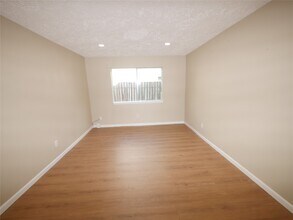 6826 Addicks Clodine Rd in Houston, TX - Building Photo - Building Photo