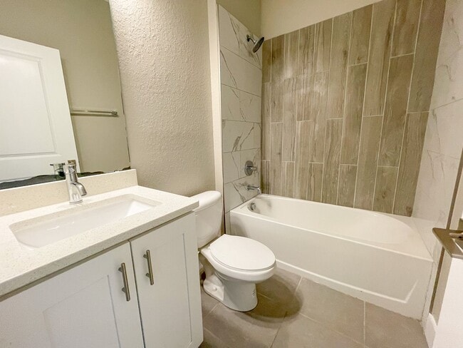 205 Hibiscus Ln in Poinciana, FL - Building Photo - Building Photo