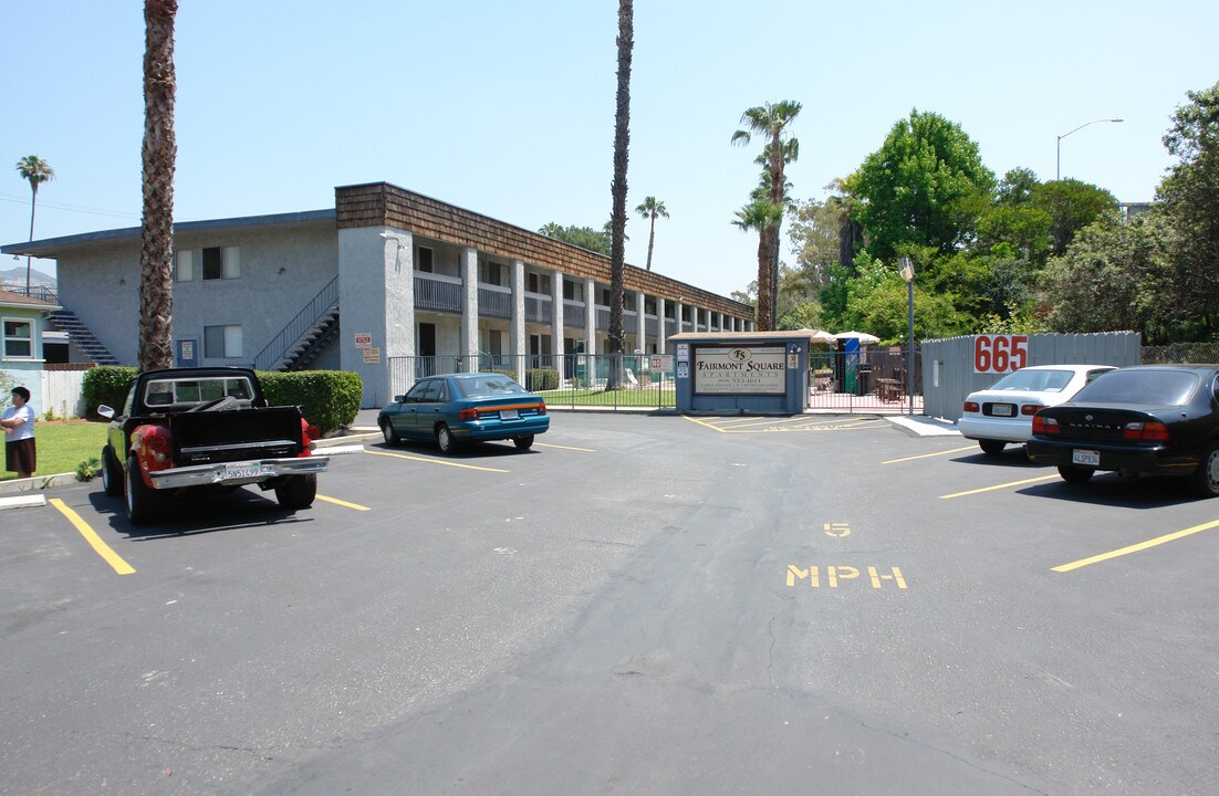 Fairmont Square Apartments in Glendale, CA - Building Photo