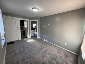 1609 Kenneth Ave, Unit REAR in New Kensington, PA - Foto de edificio - Building Photo