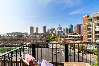 28 Atlantic Ave, Unit 618 in Boston, MA - Foto de edificio - Building Photo