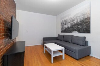 331 E 92nd St in New York, NY - Building Photo - Building Photo