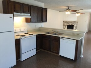 8435 Cranberry Hill in San Antonio, TX - Building Photo - Building Photo