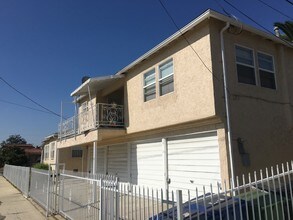 6915 S Harvard Blvd in Los Angeles, CA - Building Photo - Building Photo