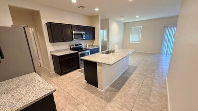 36439 Pampoloma Ave in Maricopa, AZ - Building Photo - Building Photo