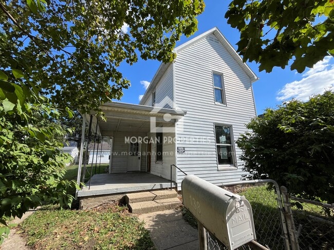 138 S 7th St