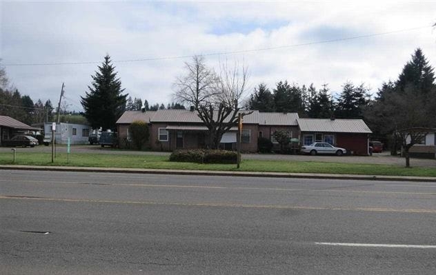 4833 Highway 20 in Sweet Home, OR - Building Photo