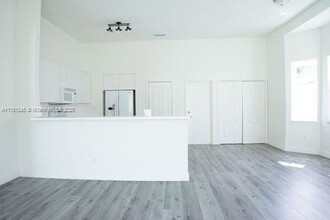 15751 SW 99th Terrace, Unit 522 in Miami, FL - Building Photo - Building Photo