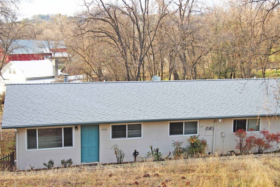 19130 Beauchamp Dr in Sonora, CA - Building Photo