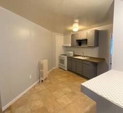 5615 Upland Way-Unit -3 in Philadelphia, PA - Building Photo - Building Photo
