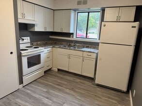 317 N Bridge Ln in Walcott, IA - Building Photo - Building Photo