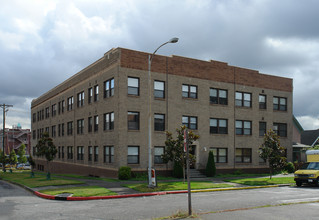 Travis Apartments in Tacoma, WA - Building Photo - Building Photo