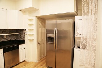 204 E 30th St, Unit 104 in Austin, TX - Building Photo - Building Photo