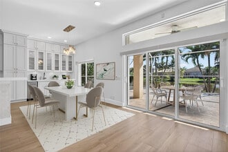 1012 Fairfield Meadows Dr in Weston, FL - Building Photo - Building Photo