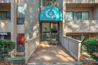 10 Shrewsbury Green Dr in Shrewsbury, MA - Building Photo - Building Photo