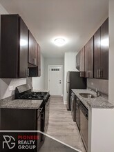711 W Brompton Ave, Unit #711-47 in Chicago, IL - Building Photo - Building Photo