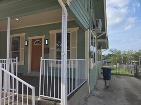 219 Princeton Ave in San Antonio, TX - Building Photo