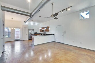 3808 Menchaca Rd in Austin, TX - Building Photo - Building Photo