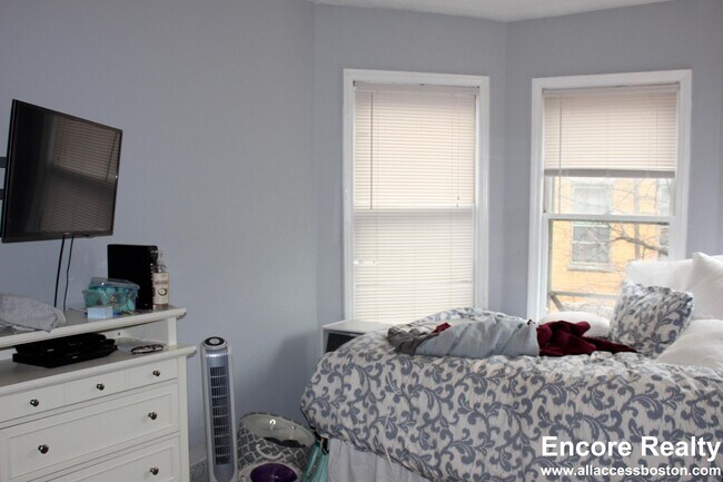 40 Anderson St, Unit 8 in Boston, MA - Building Photo - Building Photo