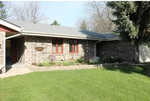 1183 Aura Dr in Rockford, IL - Building Photo