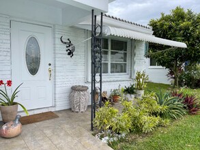 8602 NW 59th St in Tamarac, FL - Building Photo - Building Photo