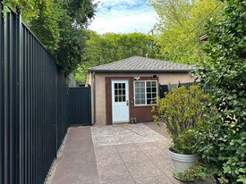 10809 Huston St in North Hollywood, CA - Building Photo