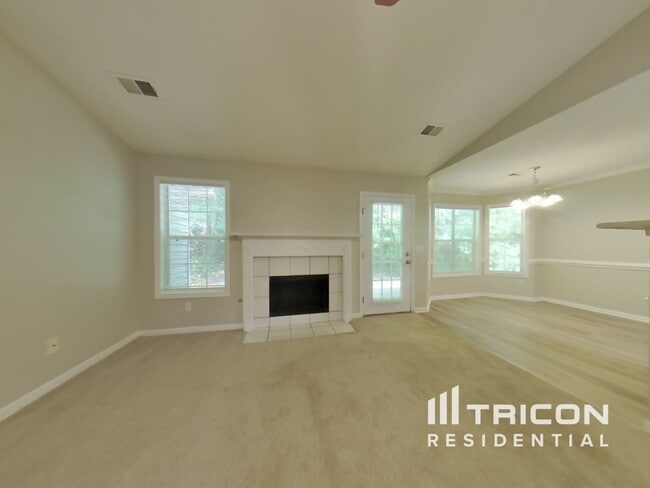 10162 Commons Way in Jonesboro, GA - Building Photo - Building Photo