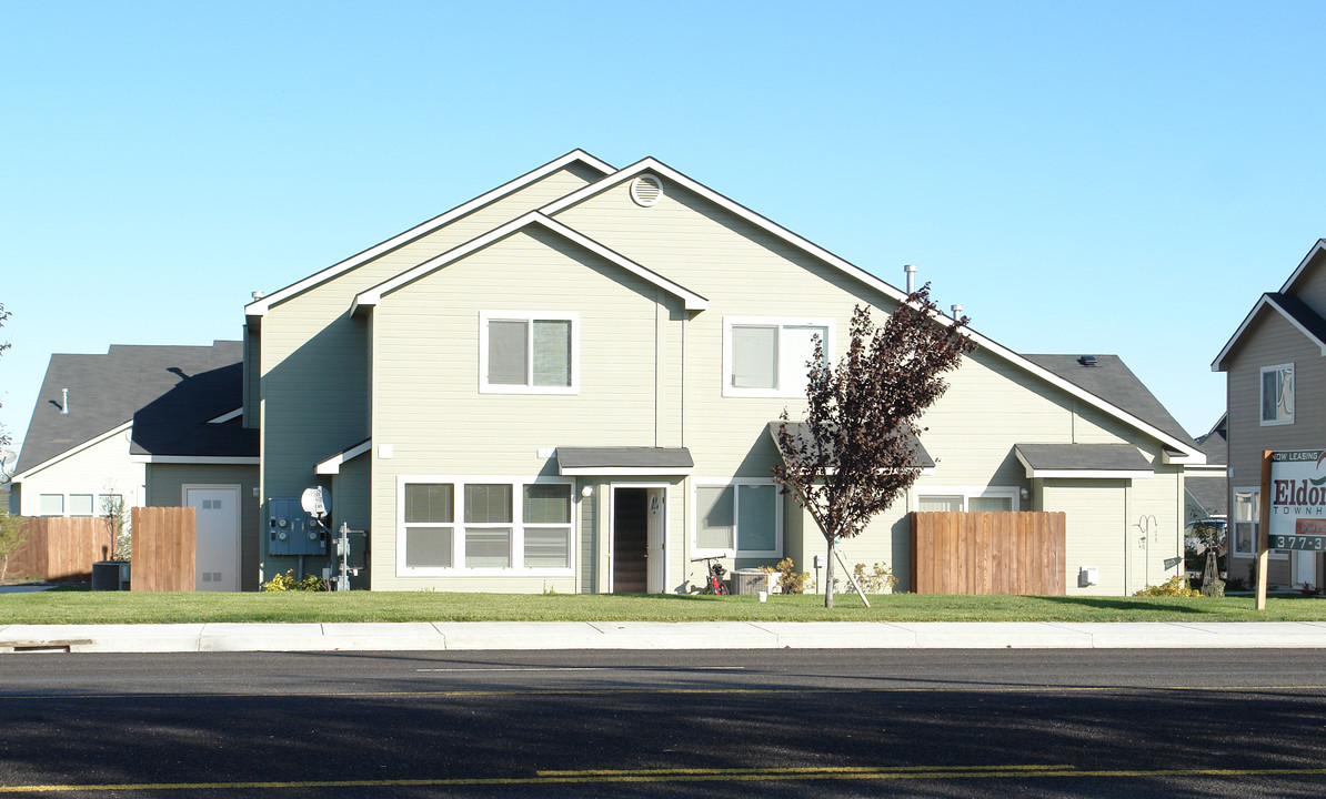 4015 Idaho Ave in Caldwell, ID - Foto de edificio