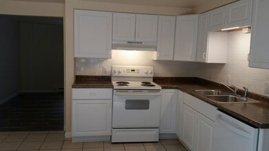 200 Chateau Ln in Butler, PA - Foto de edificio - Building Photo