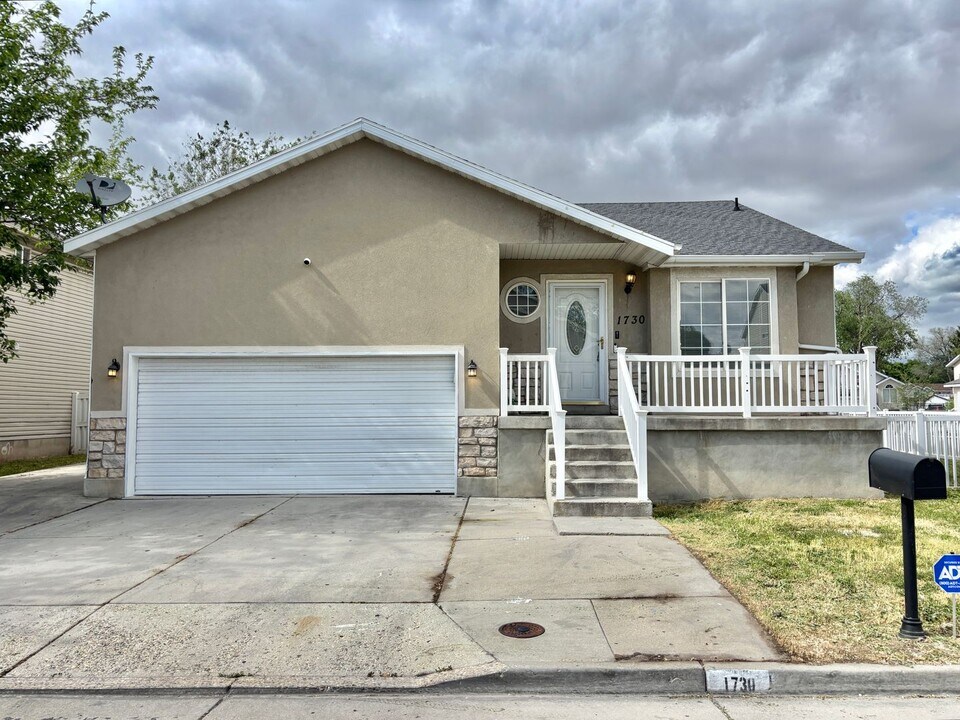 1730 W Irie Ln in Salt Lake City, UT - Building Photo