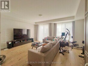 33 Thomas Armstrong Ln in Richmond Hill, ON - Building Photo - Building Photo