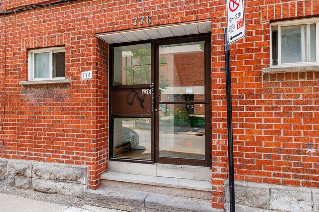 4214 Langevin Rue in Montréal, QC - Building Photo - Building Photo