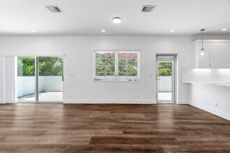 211 Ocean Breeze in Lake Worth Beach, FL - Building Photo - Building Photo