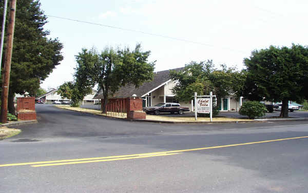 Chalet Villa in Vancouver, WA - Foto de edificio - Building Photo