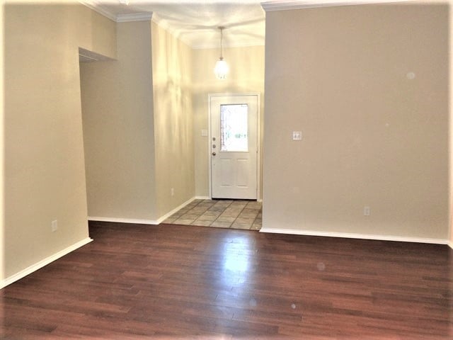 818 La Sierra Ct in Crowley, TX - Foto de edificio - Building Photo