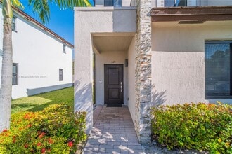 321 NE 208th Terrace in Miami, FL - Building Photo - Building Photo