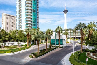 Turnberry Towers in Las Vegas, NV - Building Photo - Building Photo