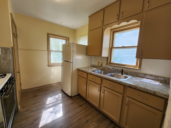 615 Kirkwood Ave in Waterloo, IA - Building Photo - Building Photo