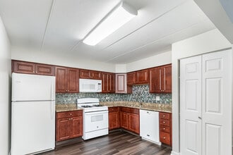 224 E Bailey Rd in Naperville, IL - Building Photo - Building Photo
