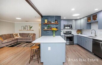 7201 W Ellsworth Ave in Lakewood, CO - Building Photo - Building Photo
