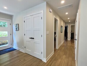 5245 W Ardmore Ave in Chicago, IL - Building Photo - Building Photo