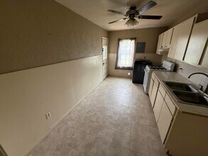 2416 31st St in Lubbock, TX - Building Photo - Building Photo