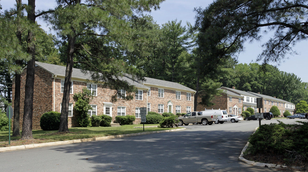 Landmark at Gayton in Richmond, VA - Building Photo